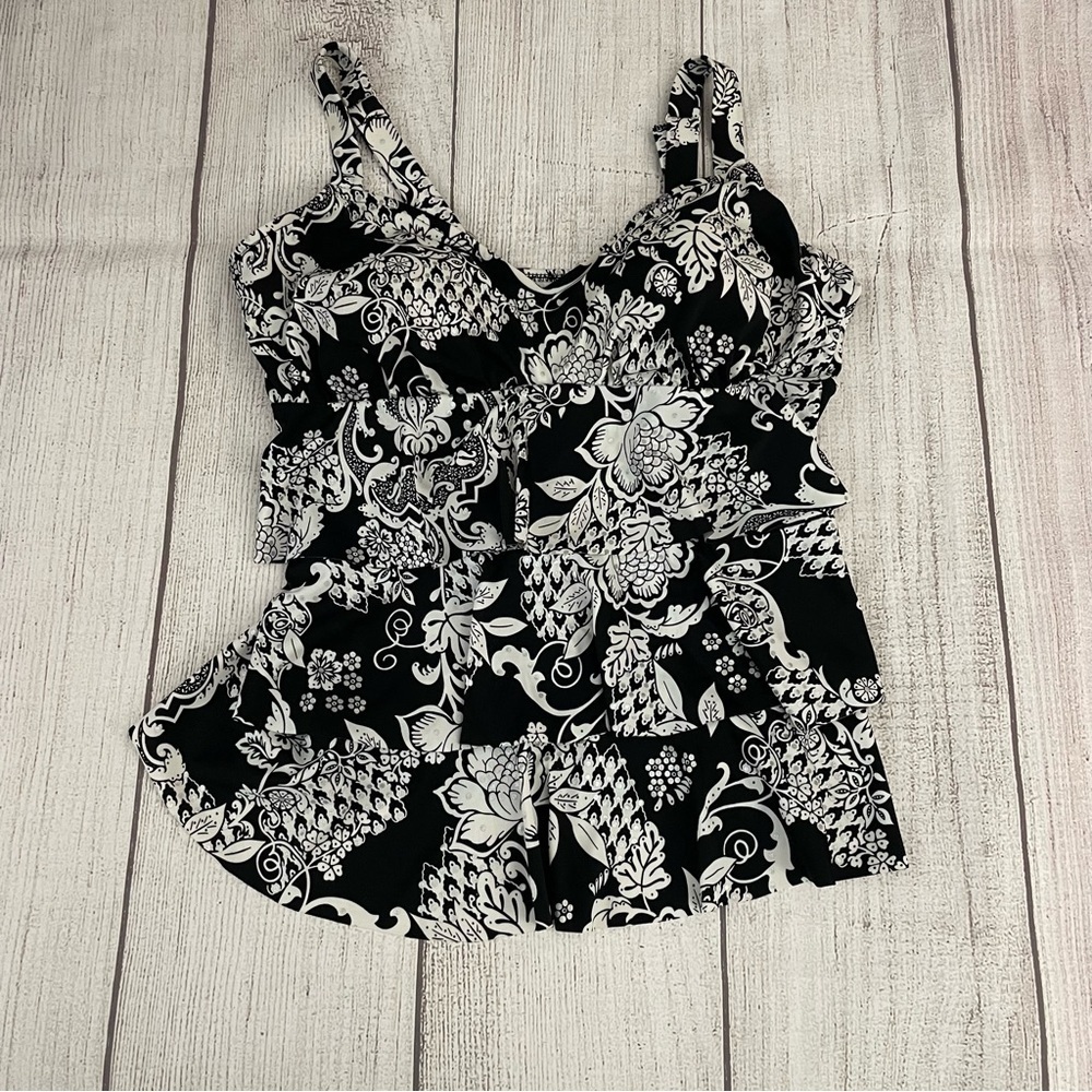 CATALINA SWIMWEAR Women’s Floral Black and White Tankini Swimsuit Top Size 14